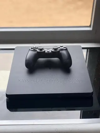 Ps4 Slim With 1 Controller (Fc 27, Gta v Other 18 Games)