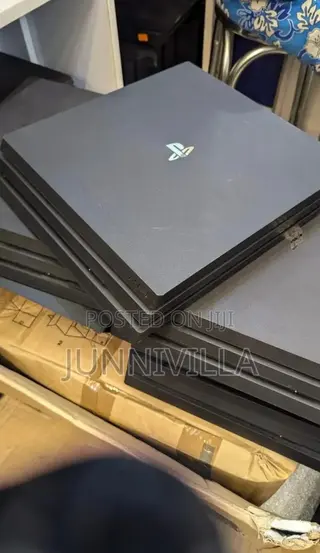 Clean PlayStation 4 Pro