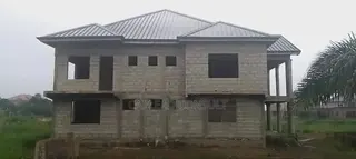 7bdrm House in Amasaman for sale