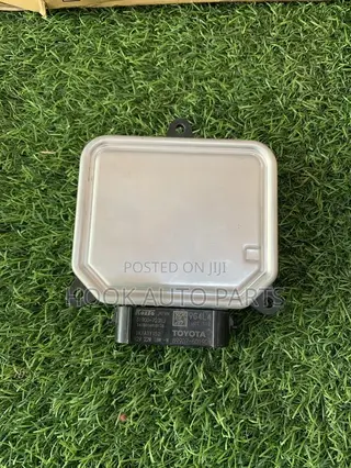 Toyota Land Cruiser Prado LC250, LC300, Tundra Headlight Charger