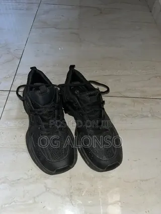 Black New Balance