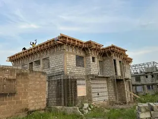 Strong and Quality Concrete Parapet