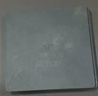 Play Station 4 Slim