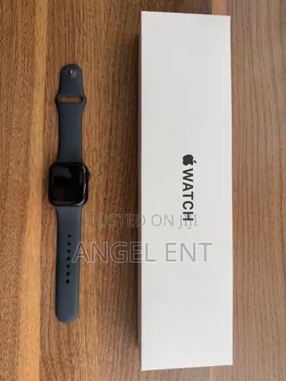 Apple Series 6 Available In Box (Location: Adum Kumasi)