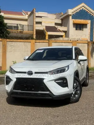 Toyota RAV4 2022 White