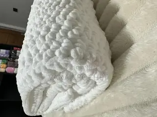 Chunky Yarn Hooded Blankets - Select the Color You Want