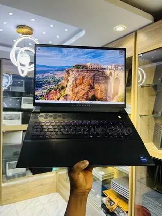 Laptop Alienware M16 R1 32GB Intel Core i9 SSD 2T
