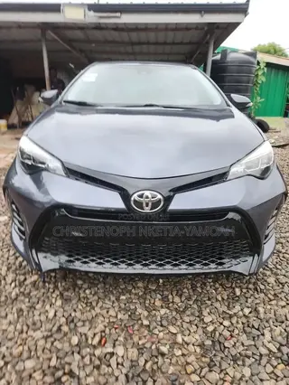 Toyota Corolla SE (1.8L 4cyl 6M) 2018 Gray