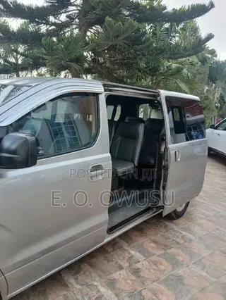 Hyundai Starex 2011 Grey
