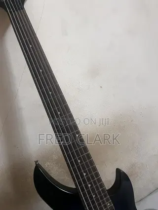 6 Strings Electric Base Guitar