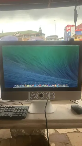 Desktop Computer Apple iMac 8GB Intel Core i5 HDD 1T