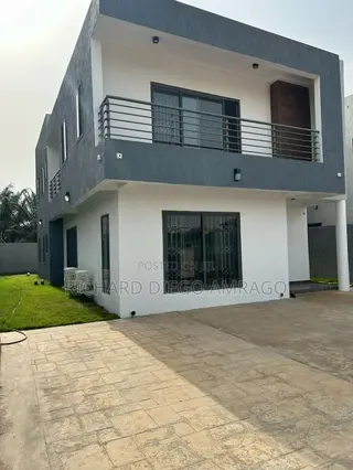 4bdrm Townhouse/Terrace in Oyarifa Mall Area for sale