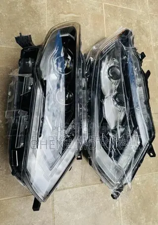 Nissan Rogue 2017-2018 Headlights Full LED Available