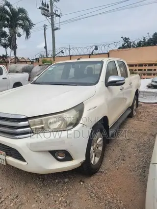 Toyota Hilux 2017 White