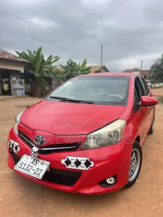 Toyota Yaris 2013 Red