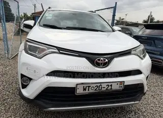 Toyota RAV4 Limited 4dr SUV AWD (2.5L 4cyl 6A) 2015 White