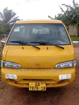 Hyundai H-100 2002 Yellow