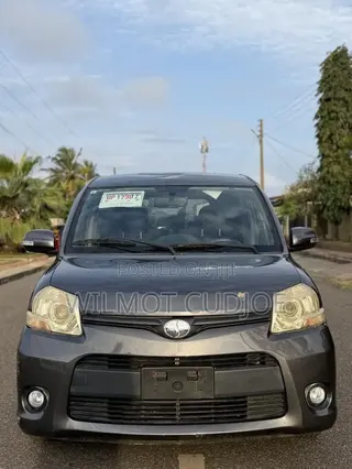 Toyota Sienta 1.5 AWD 2013 Gray