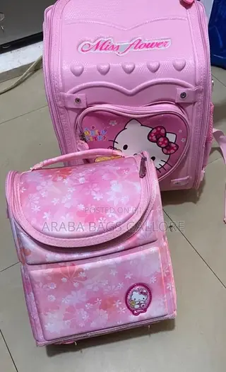 Quality Cartoon Bag Complete With Lunch Bag