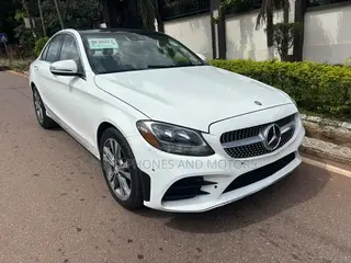 Mercedes-Benz C300 Luxury 4matic Sedan AWD (2.0L 4cyl 7A) 2017 White
