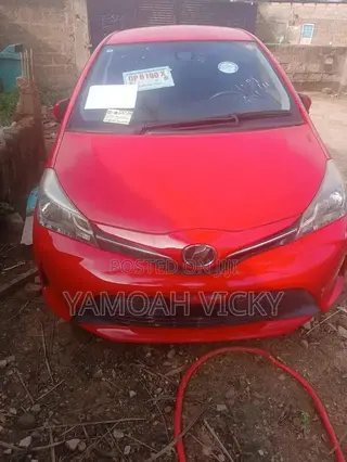 Toyota Vitz 2015 Red