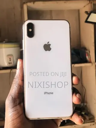 Apple iPhone XS Max 64 GB Gold