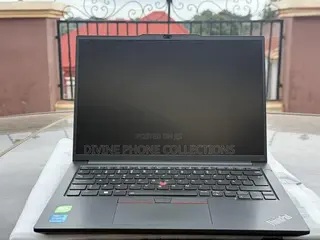 Laptop Lenovo ThinkPad E14 Gen 5 8GB Intel Core i3 SSD 512GB