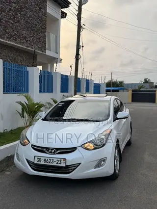 Hyundai Elantra Limited 4dr Sedan (1.8L 4cyl 6A) 2014 White