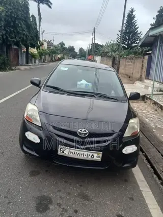 Toyota Yaris 2010 Black