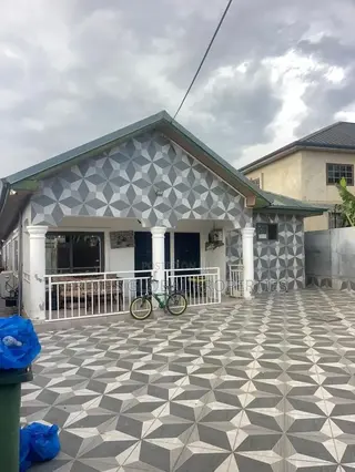 3bdrm House in Pokuase for sale