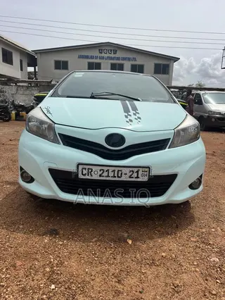 Toyota Vitz 1.0 FWD 3dr 2012 White