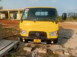 Foreign Used Hyundai Mighty. 2010 Yellow