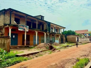 6bdrm House in Kumasi Metropolitan for sale