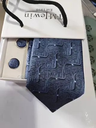 Flying Ties
