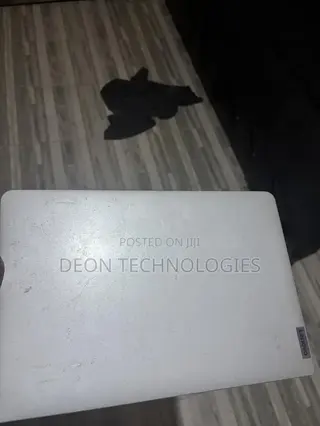 Laptop Lenovo IdeaPad 1 4GB Intel Celeron HDD+SSD 140GB