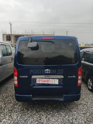 Toyota HiAce 2009 Blue