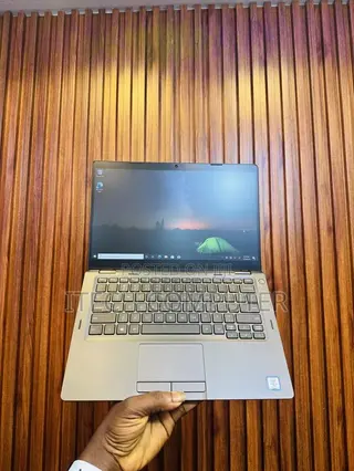 Laptop Dell Latitude 5300 2-in-1 8GB Intel Core i7 SSD 256GB