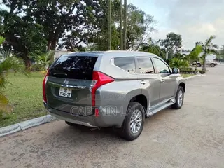 Mitsubishi Pajero Sport 2017 Gray