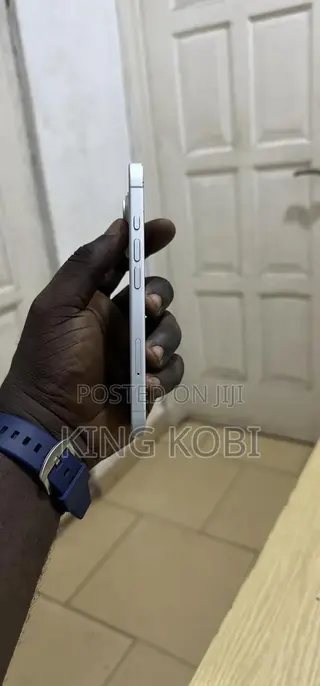 Apple iPhone 16 128 GB White