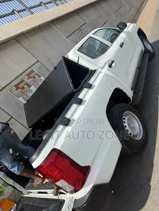 Mitsubishi L200 2026,2025,2023,2024,Bucket Cover Hard Trifold