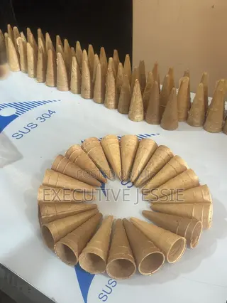 Ice Cream Cones. Horn Type