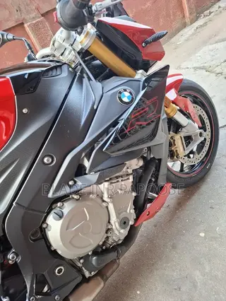 BMW S 1000 R 2020 Red