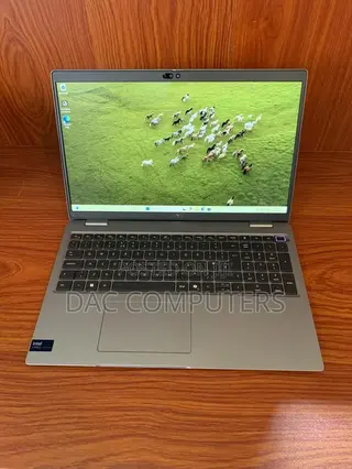 New Laptop Dell Latitude 5550 8GB Intel Core Ultra 5 SSD 256GB
