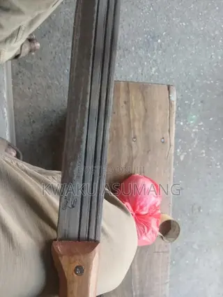 Crocodile Cutlass