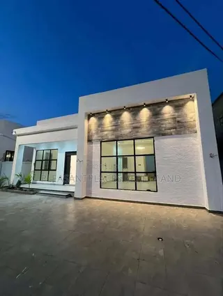 3bdrm House in Pleasantplaces, East Legon for sale