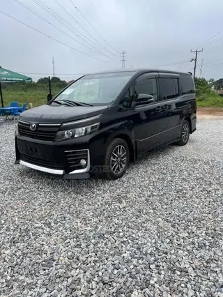 Toyota Voxy V 2WD 8-Seater 2016 Black