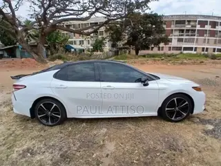 Toyota Camry XSE (2.5L 4cyl 8A) 2019 White