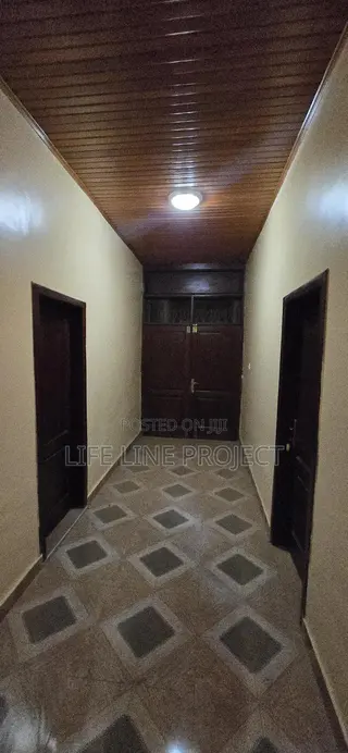 5bdrm House in 5, Community 25 for rent