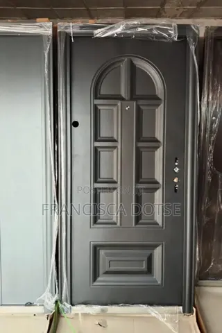 Durable Sed Black Door