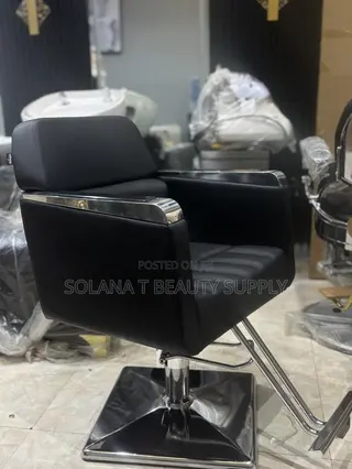Modern Salon Chair Designed for Comfort and Durability